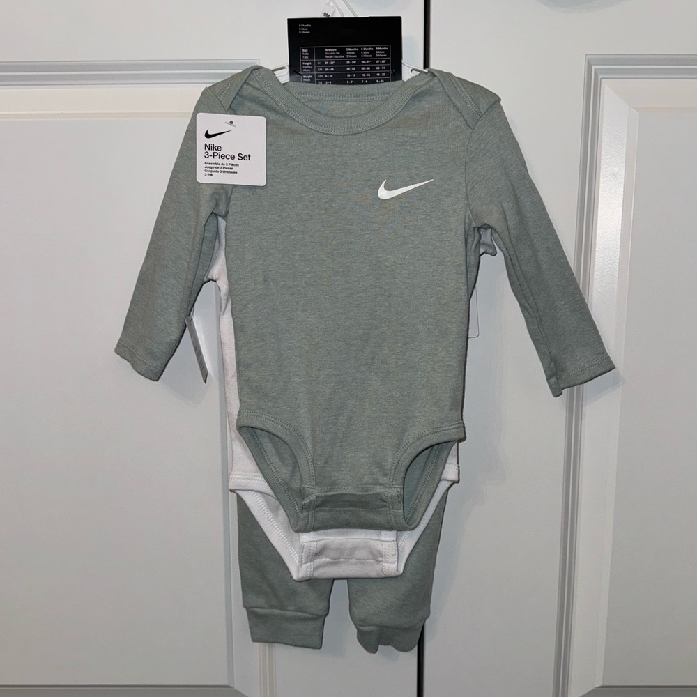 Nike 3 piece Infant Baby Outfit